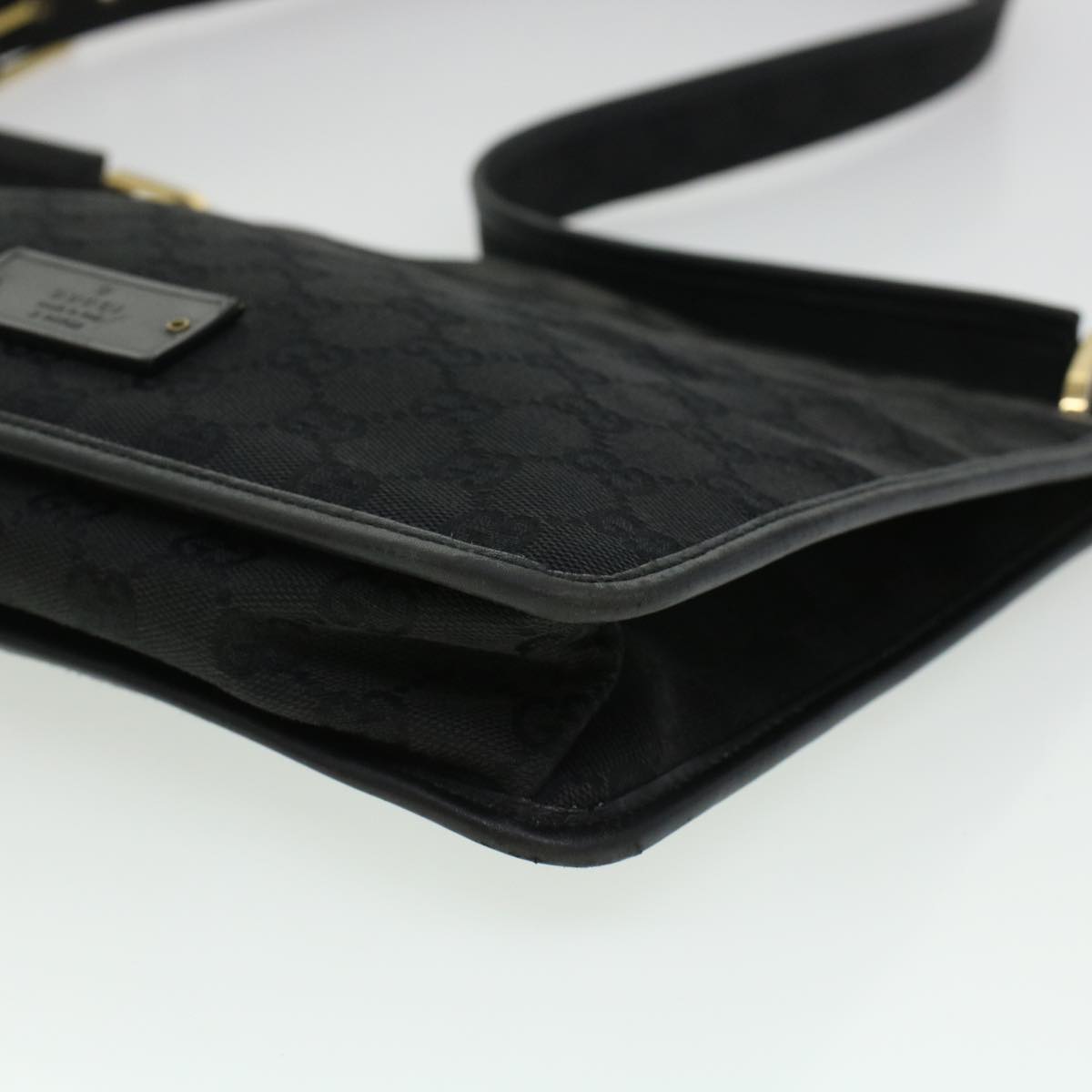 GUCCI GG Canvas Shoulder Bag Black 91762  yk7260