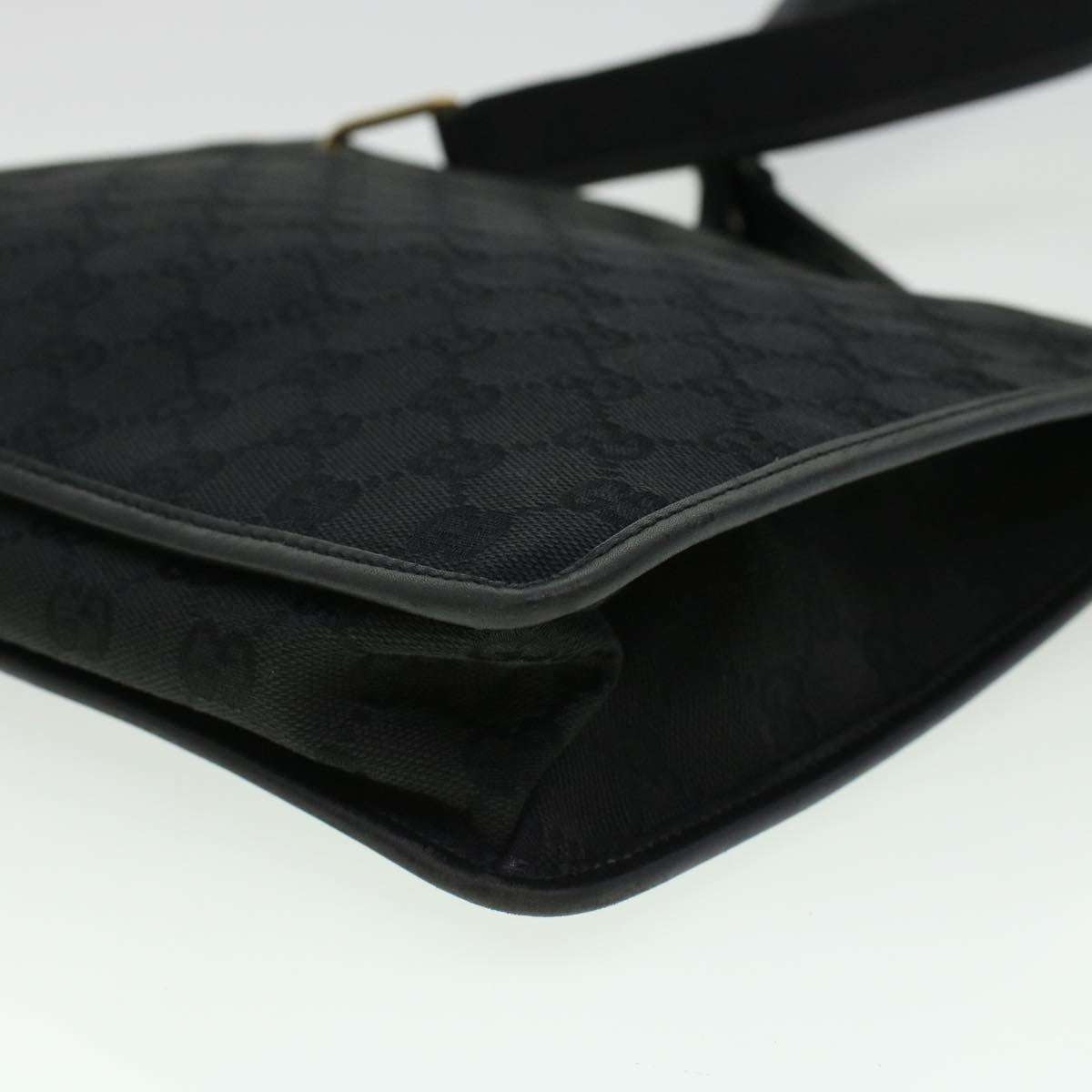 GUCCI GG Canvas Shoulder Bag Black 91762  yk7260