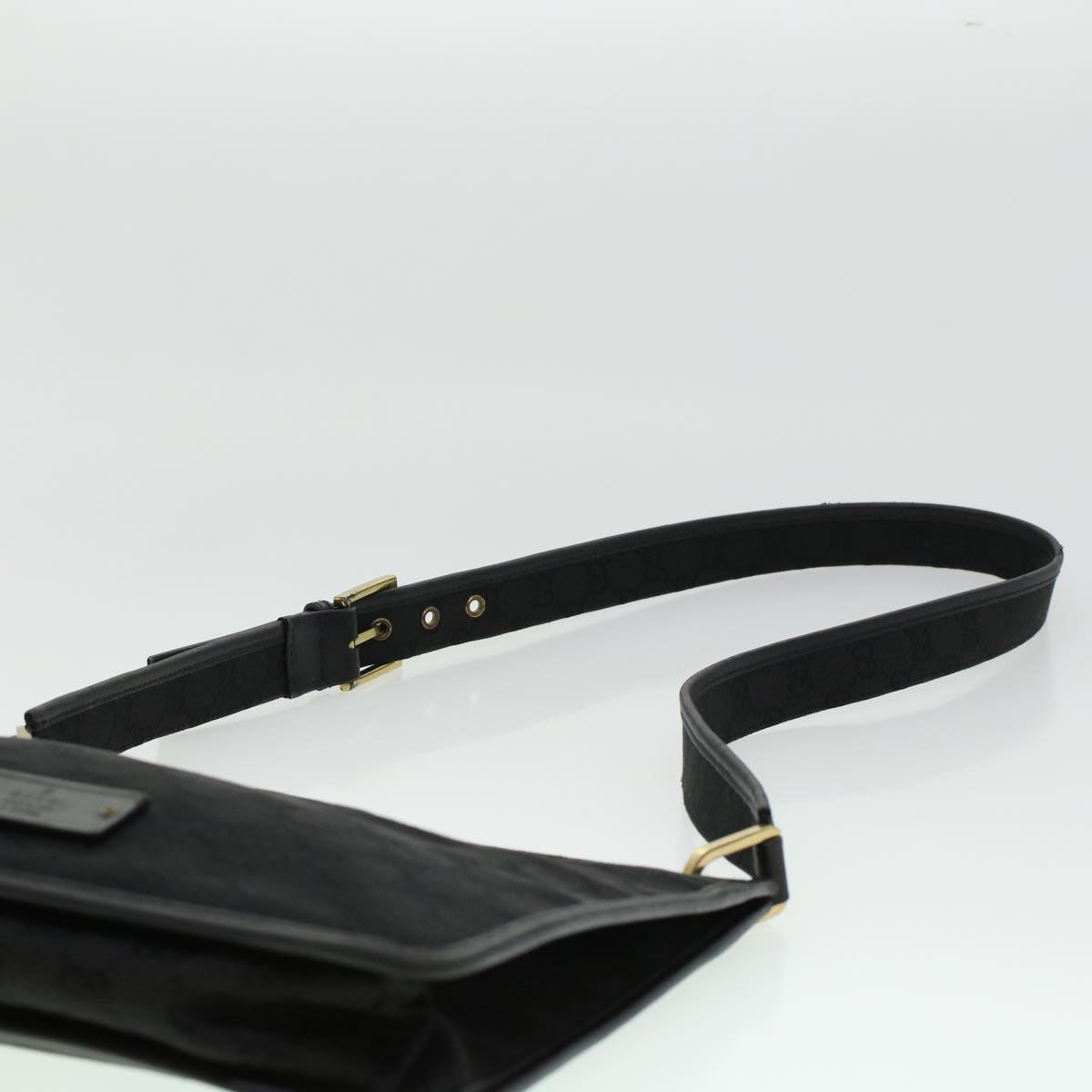 GUCCI GG Canvas Shoulder Bag Black 91762  yk7260
